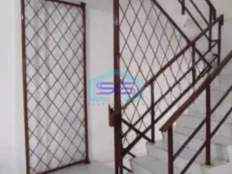 Dijual Ruko Area Parkir Luas Lokasi Surabaya Kota Kondisi Bangunan Bagus