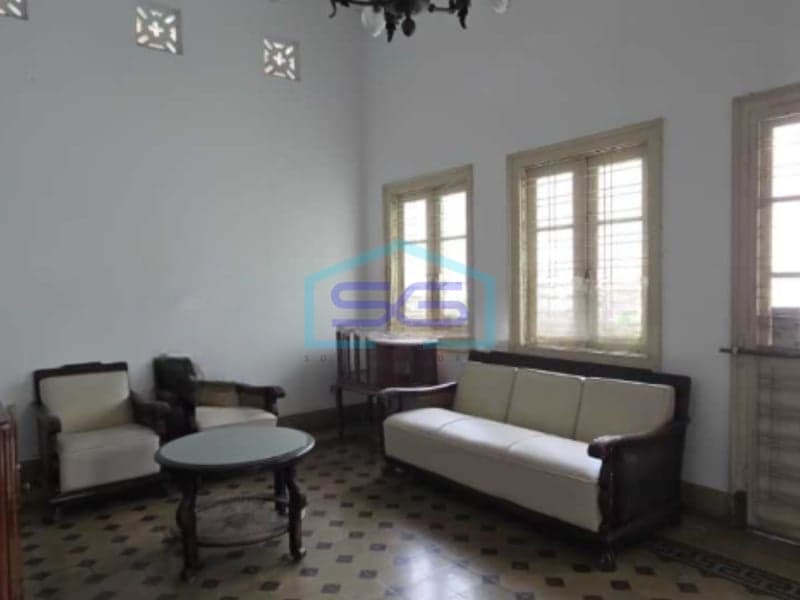 Commercial Space for Rent in Downtown Pasir Kaliiki, Bandung East Java Building Area 300 sqm