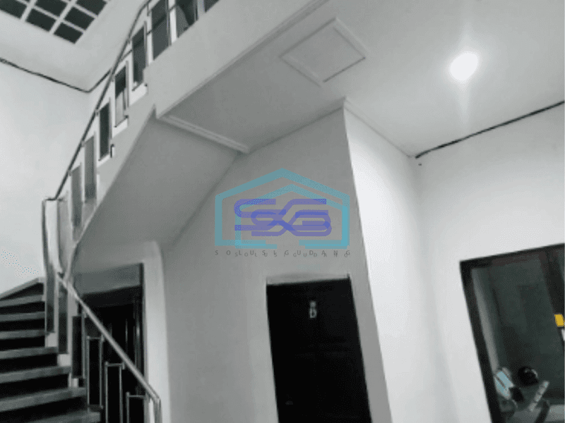 Dijual Gedung Kantor 2 Lantai Luas Tanah  563 m² di Banjarsari Solo
