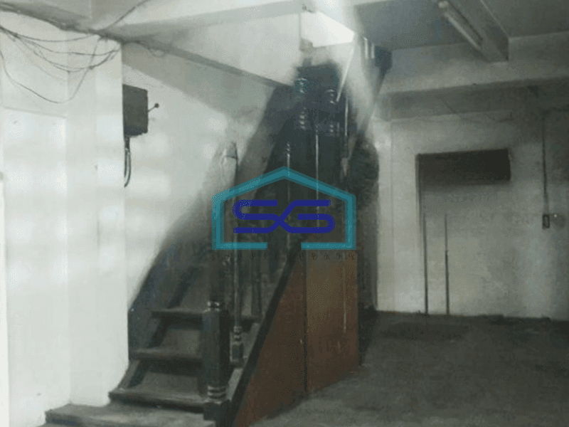 Dijual Ruko ada gudang lokasi strategis tengah kota di Jl. Veteran, Solo.
