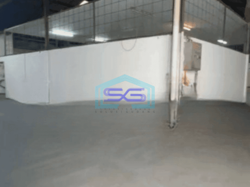 Disewakan Gudang Ada Kantor Luas Bangunan  1600 m² di Cipondoh Tangerang