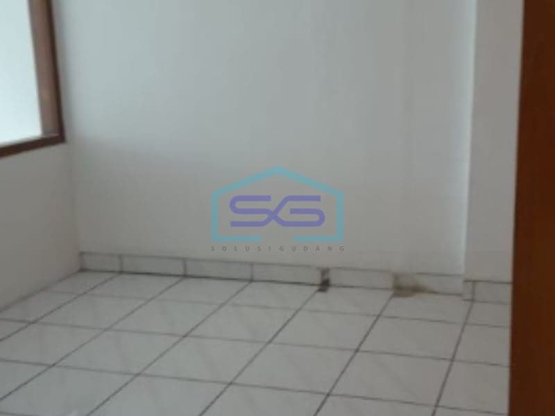 Dijual Ruko Luas Bangunan  150 m² Lokasi Bebas Banjir di Cibodas Tangerang Banten