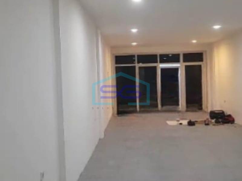 Disewakan Ruko Pinggir Jalan Raya di Melawai Raya, Jakarta Selatan LB 325 m²