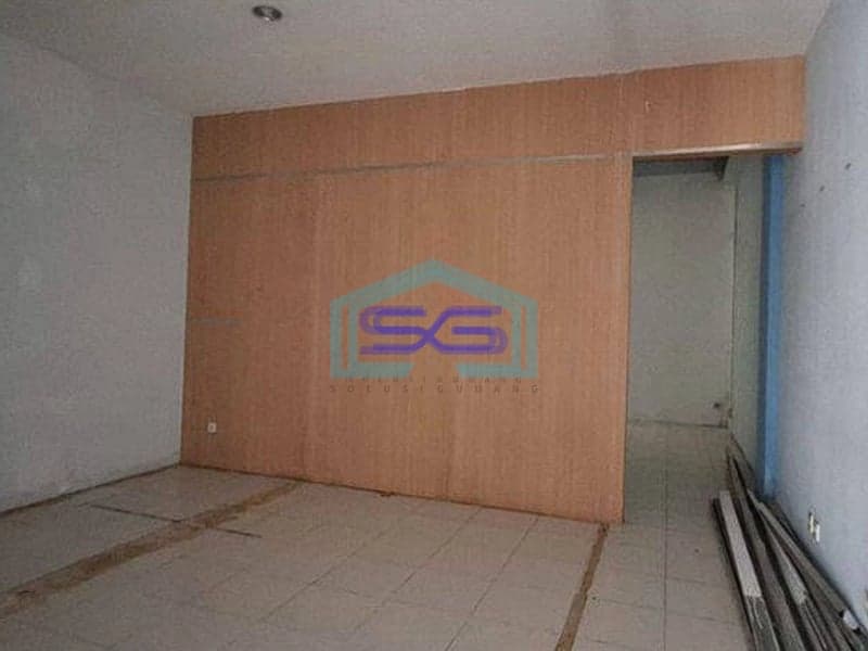 Disewakan Ruko Strategis Aman Pusat Kota Jln. Cikawao Kota Bandung LB 300m2 Siap Pakai