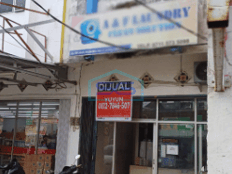 南苏门答腊省巨港市临街战略性店屋出售，土地面积90平方米