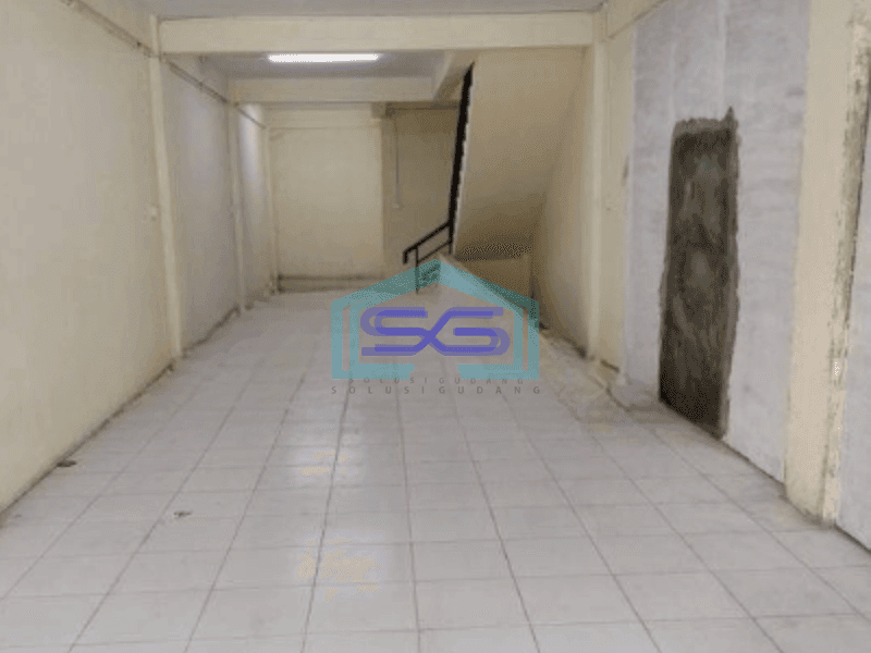 Disewakan Ruko 3 Lantai di Pinggir Jalan Raya Bandengan Jakarta Utara