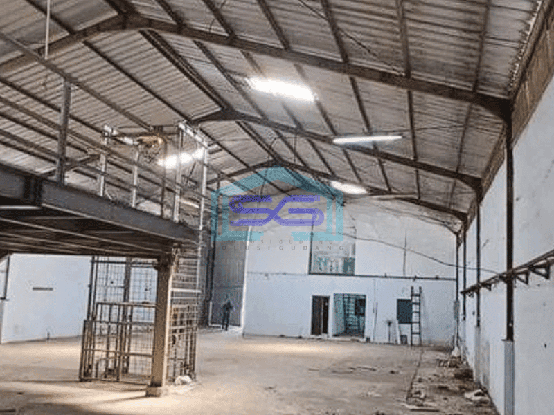 Disewakan gudang bagus 800m2 di Cipondoh