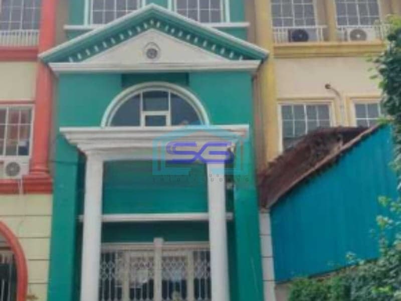 Disewakan Ruko Siap Pakai Boulevard 3 Lantai di Galaxy, Bekasi Luas Bangunan  202 m²