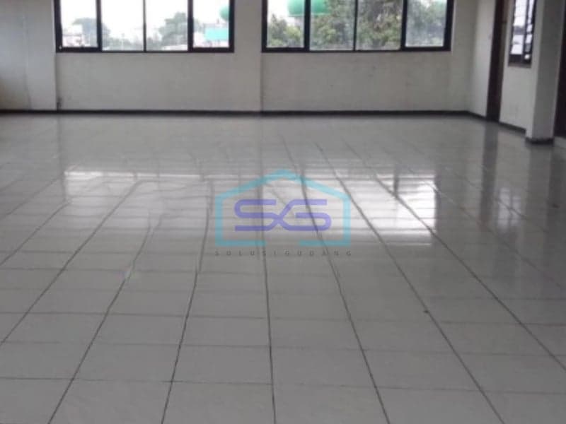 Disewakan Ruang Usaha Luas Tanah 560 m² Lokasi Bebas Banjir di Depok