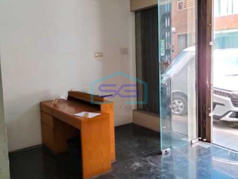 Dijual Ruko Bebas Banjir Luas Bangunan  290 m² Lokasi di Kebon Jeruk Jakarta Barat