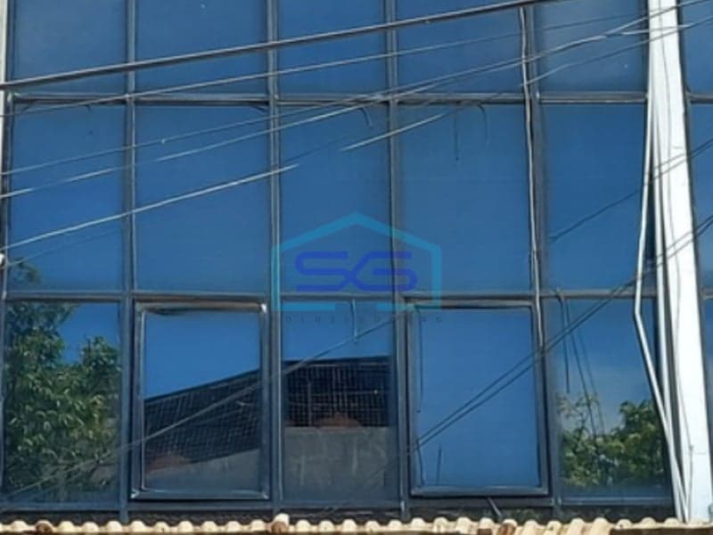 For Sale: 4-Story Shophouse, 200 m² Building Area in Central Jakarta