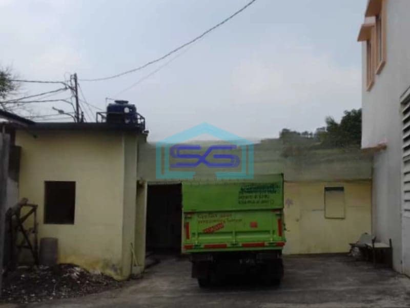 Dijual Gudang Ada Kantor Luas Tanah  879 m² Lokasi Cipondoh Tangerang