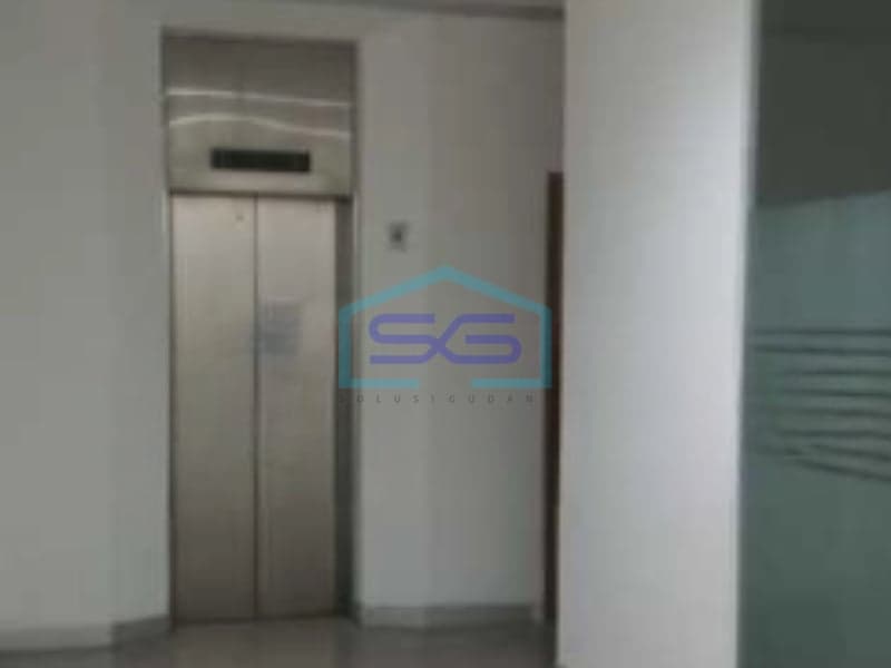 Disewakan Kantor Lokasi Sangat Strategis Luas Bangunan 2100 m² Bebas Banjir di Jakarta Selatan