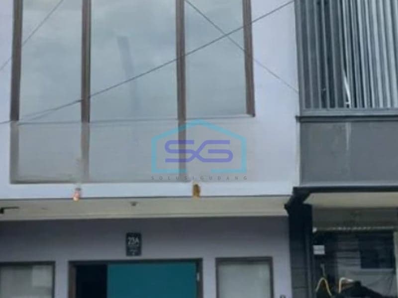 Disewakan Ruko Lokasi Pinggir Jalan di Kemang, Jakarta Selatan LB 135 m²