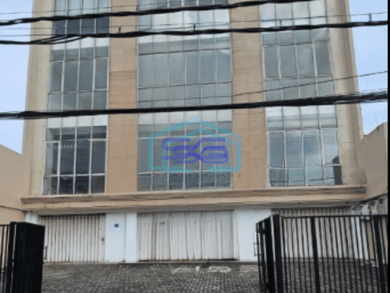 Disewakan Kantor Bangunan komersial 3 Lantai di Surabaya Pusat Luas Bangunan 500 m²