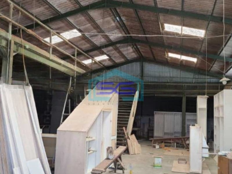 Dijual Gudang Siap Pakai Luas Bangunan  700 m² Lokasi Genuk Semarang