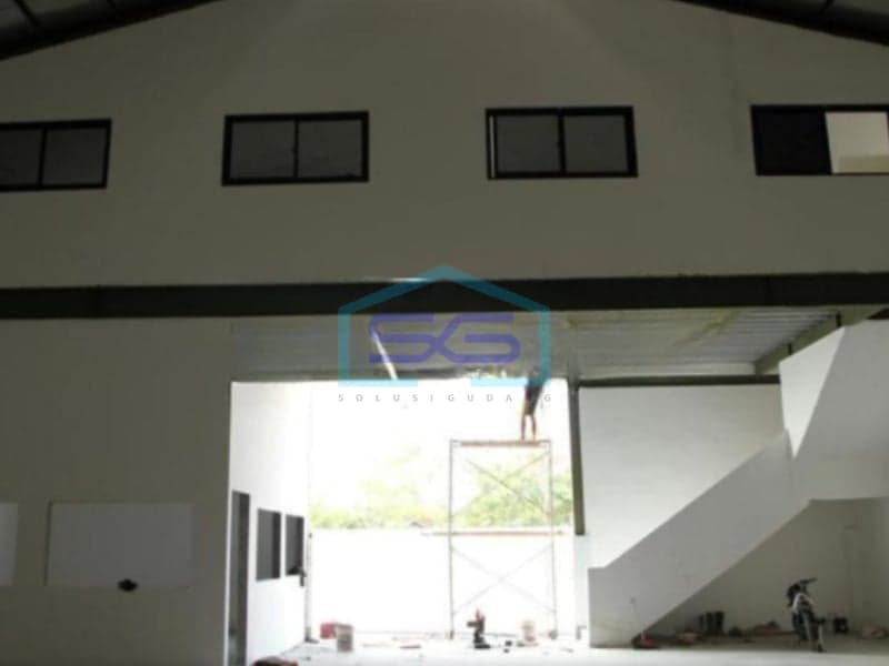 Ready-to-Use Warehouse for Sale Near Toll Access to Tangerang, North Jakarta 450 sqm BUA