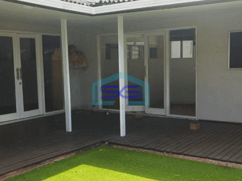 Disewakan Ruko Ruang Usaha Full Bangunan di Seminyak Badung Bali LT 1200m2