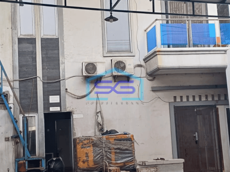 Dijual rumah 2 lantai + gudang di Kamal Jakarta Barat