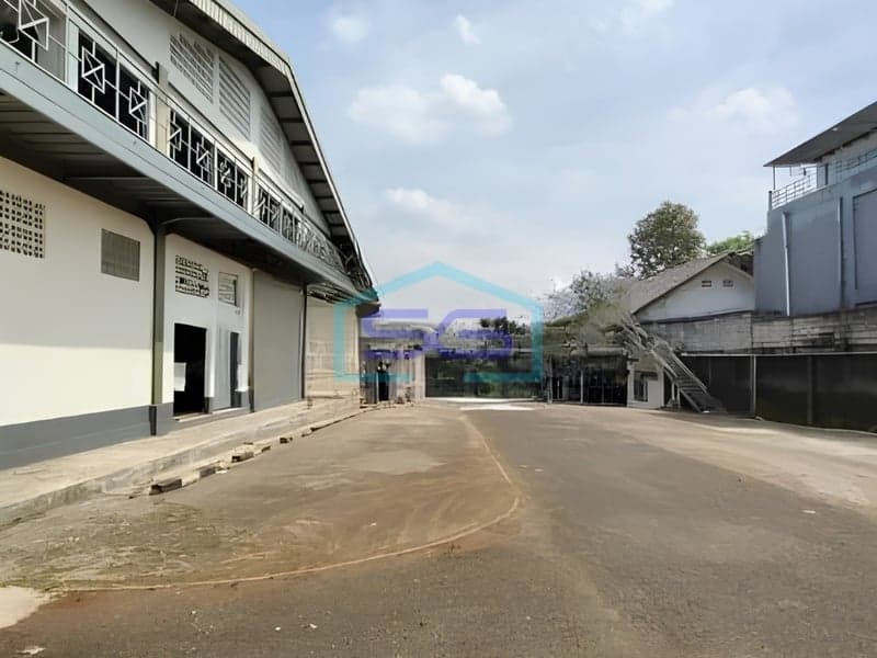 西爪哇茂物Gunung Putri出租战略仓库 建筑面积1000平方米