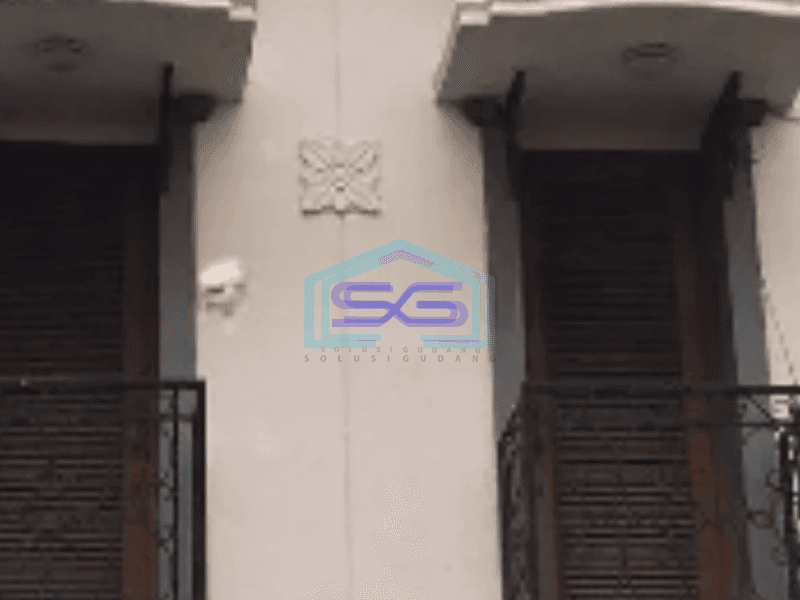 Disewakan Ruko Cantik 3 Lantai + rooftop di Jakarta Selatan LB 231m2