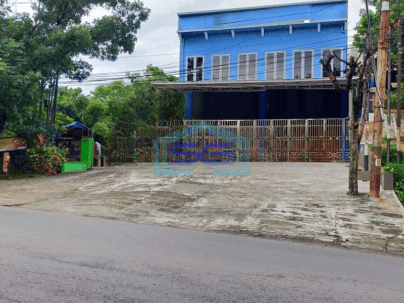 Disewakan Ruko Siap Pakai di Daerah Simongan Semarang LB 500m2 Strategis