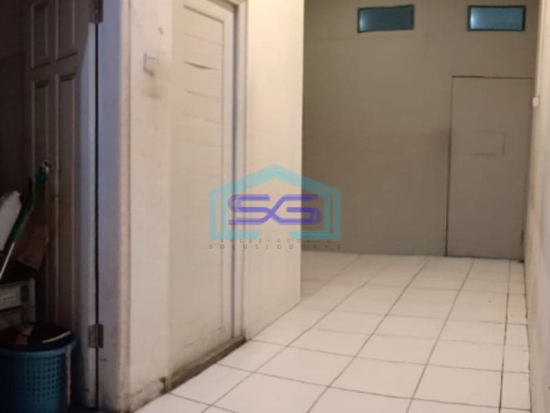 Disewakan Ruko 3 Lantai Luas Bangunan 155 m² Lokasi Strategis di Lowokwaru Malang