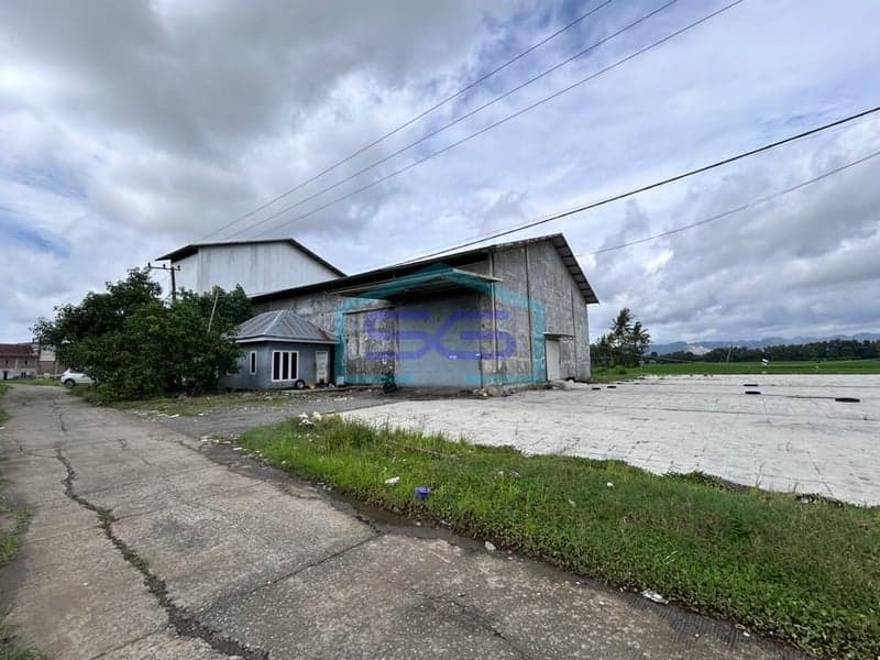 Dijual Gudang Siap Digunakan di Maros Sulawesi Selatan Luas Tanah: 10.430 m²