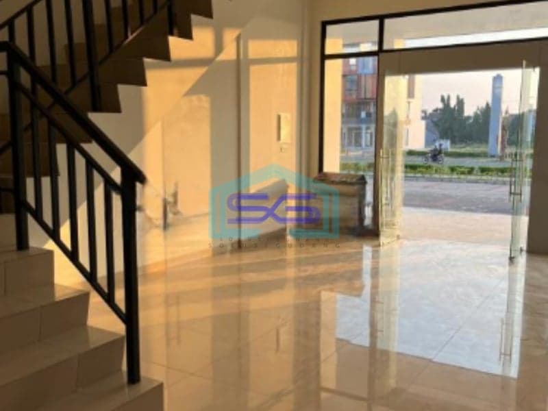 Disewakan 1 Unit Ruko di Summarecon Crown Gading Bekasi Luas Bangunan 194m2