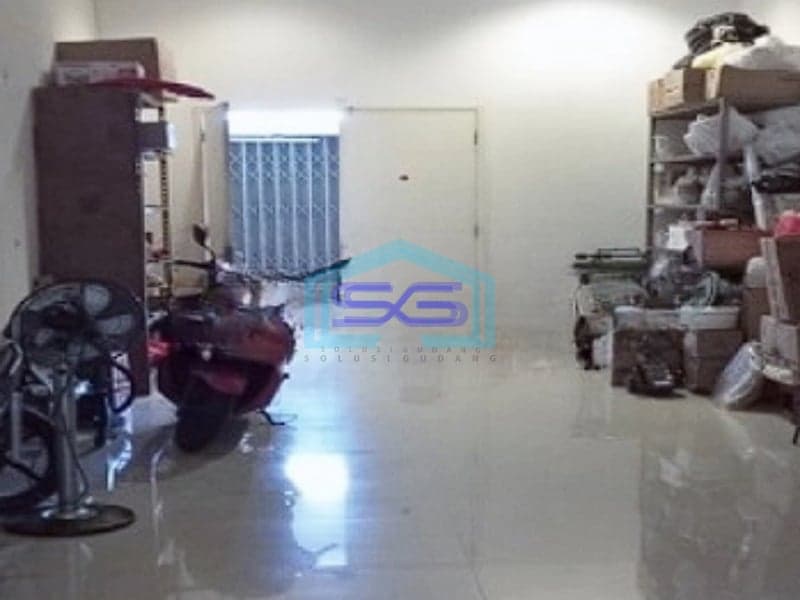 Dijual Ruko Semi Furnished Jalan Lebar di Green Ville Jakarta Barat LB 240m2