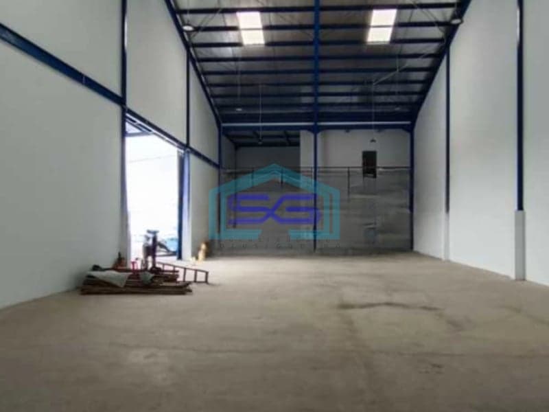 Dijual Gudang Luas Tanah  915 m² Lokasi di Kapuk Kamal Jakarta Barat