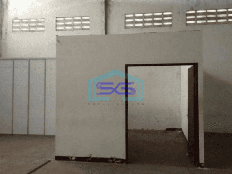 Disewakan Gudang Luas Bangunan  579 m² Lokasi Strategis di Pinggir Jalan BSD City Tangerang