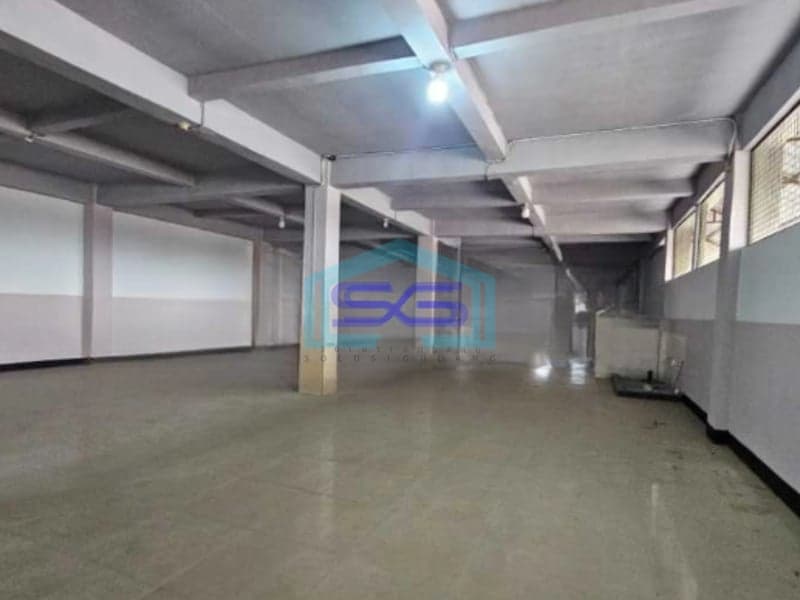 Disewakan Gudang Ada Lift Barang Luas Tanah  850 m² Lokasi di Tangerang