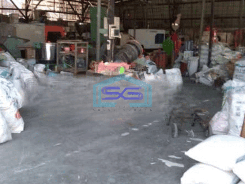 Dijual Ruang Usaha Luas Bangunan 877 m2 Lokasi Kalideres Jakarta Barat