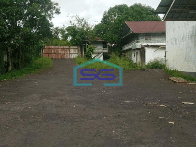 Dijual Gudang 2000m di jl politeknik Manado cocok buat distributor