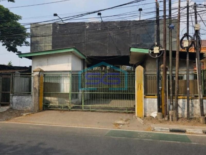 2-Story Shophouse for Rent with Large Land Area on Main Road, Sepanjang Jaya, Bekasi