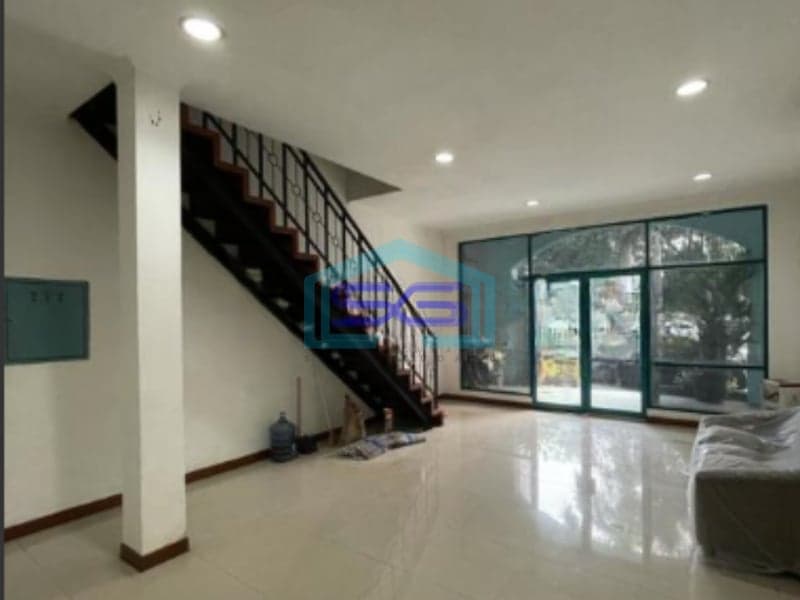 Di Sewakan Ruko 3 Lantai Di Daerah Komersil Pondok Indah Jakarta Selatan Luas Bangunan  210 m²
