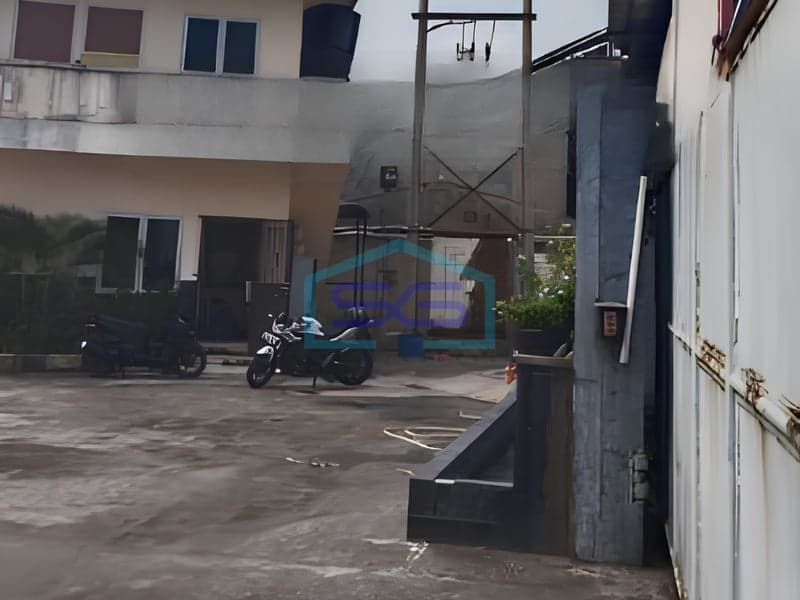 Warehouse with Office for Sale Building Area 5806 sqm Located in Tangerang