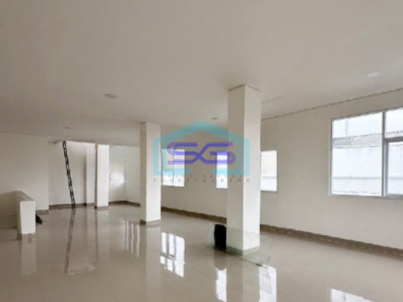 Dijual Ruko Luas Bangunan  324 m²  Lokasi di Tebet Jakarta Selatan