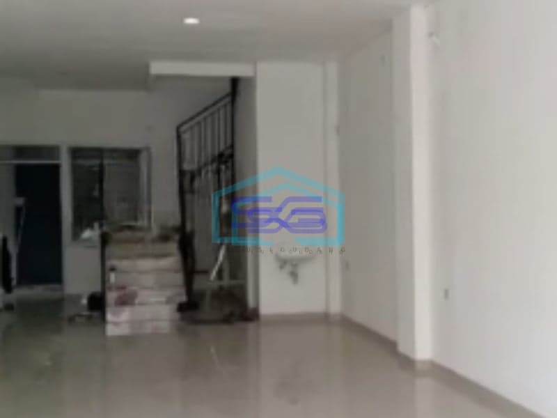 Disewakan Ruko 3 Lantai Luas Tanah  120 m² Lokasi di Kelapa Gading Jakarta Utara