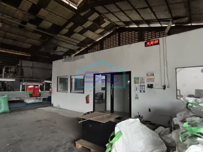 Disewakan Gudang Lokasi di JL.Mayor Oking Cibinong Bogor Luas Bangunan 1368m2
