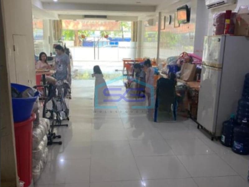 For Sale Shop House Near Dutamas Market, Busy Area in West Jakarta Building Area 108 m²
