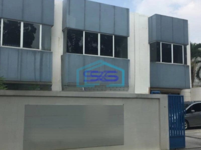 Dijual Gudang Luas Tanah 648 m² Lokasi Cikarang Bekasi