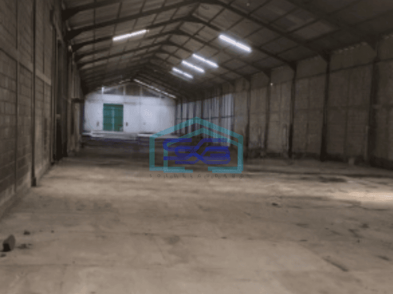 Disewakan Gudang Raya Margomulyo Siap Dipakai Ada Air Sumur Luas Bangunan 8000 m²