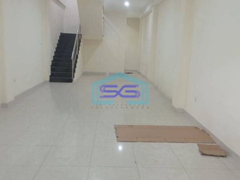 Disewakan Ruko Baru di Pinggir Jalan Raya Pondok Gede Jakarta Timur LB 282m2