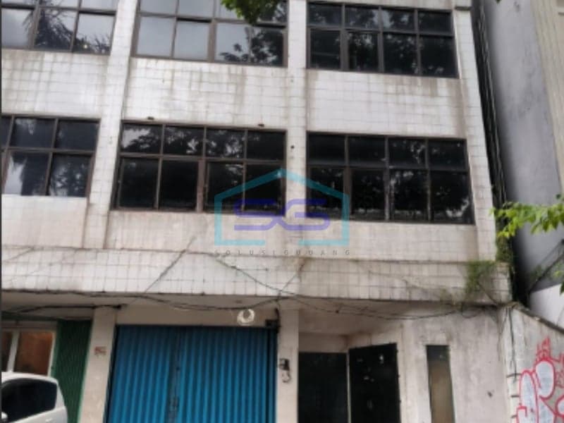 Disewakan Ruko Lokasi Strategis di Kebayoran Lama, Jakarta Selatan LB 270 m²