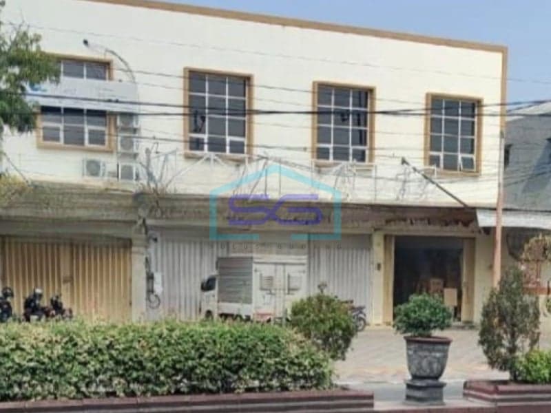 Shophouse for Rent 120 sqm Building Area Strategic Location in Mojokerto