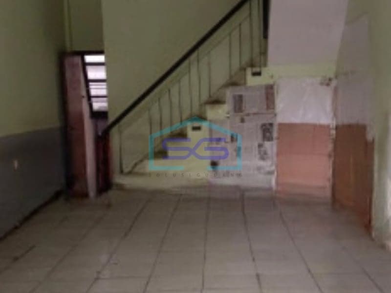 Disewakan Ruko Luas Bangunan 100 m² 2 Lantai di Bandung Kondisi Bagus