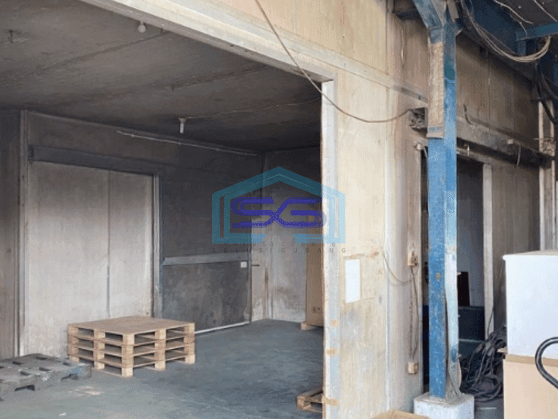 Disewakan Gudang Siap Pakai Ada Kantor Luas Bangunan 2800 m² di Kapuk Jakarta Utara