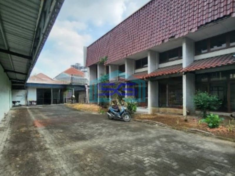 Dijual Gudang Kantor Raya Kendang Sari Surabaya Selatan Siap Pakai Usaha Luas Bangunan 1000 m²